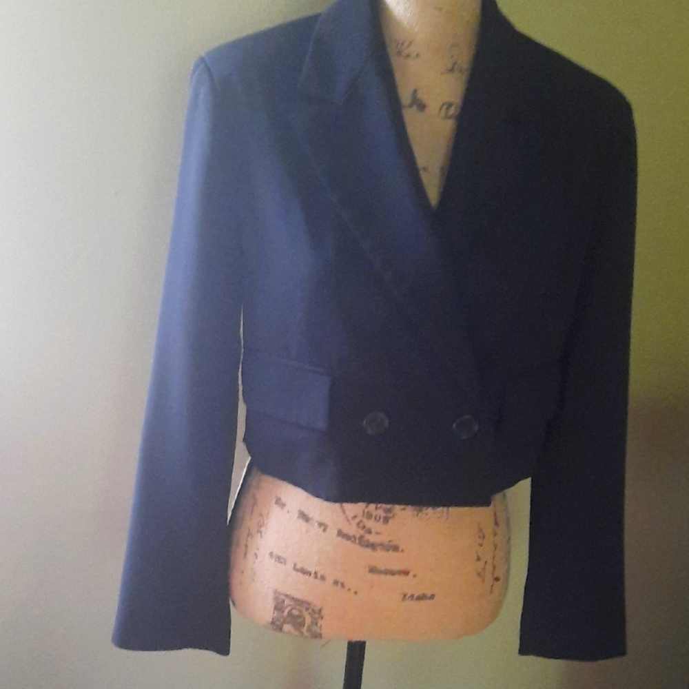 Women's Black Blazer Size Small, Like New, Cropped.